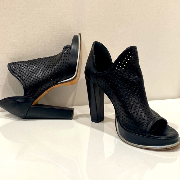 Beau Coops Italy Black Perforated Leather Block Heel Open Toe Bootie Size 37 EUC - Picture 13 of 16